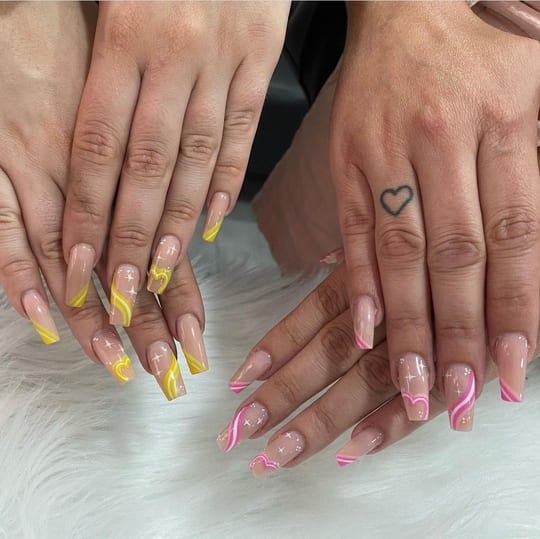 Manicura en Peluquería Rocío Barberán